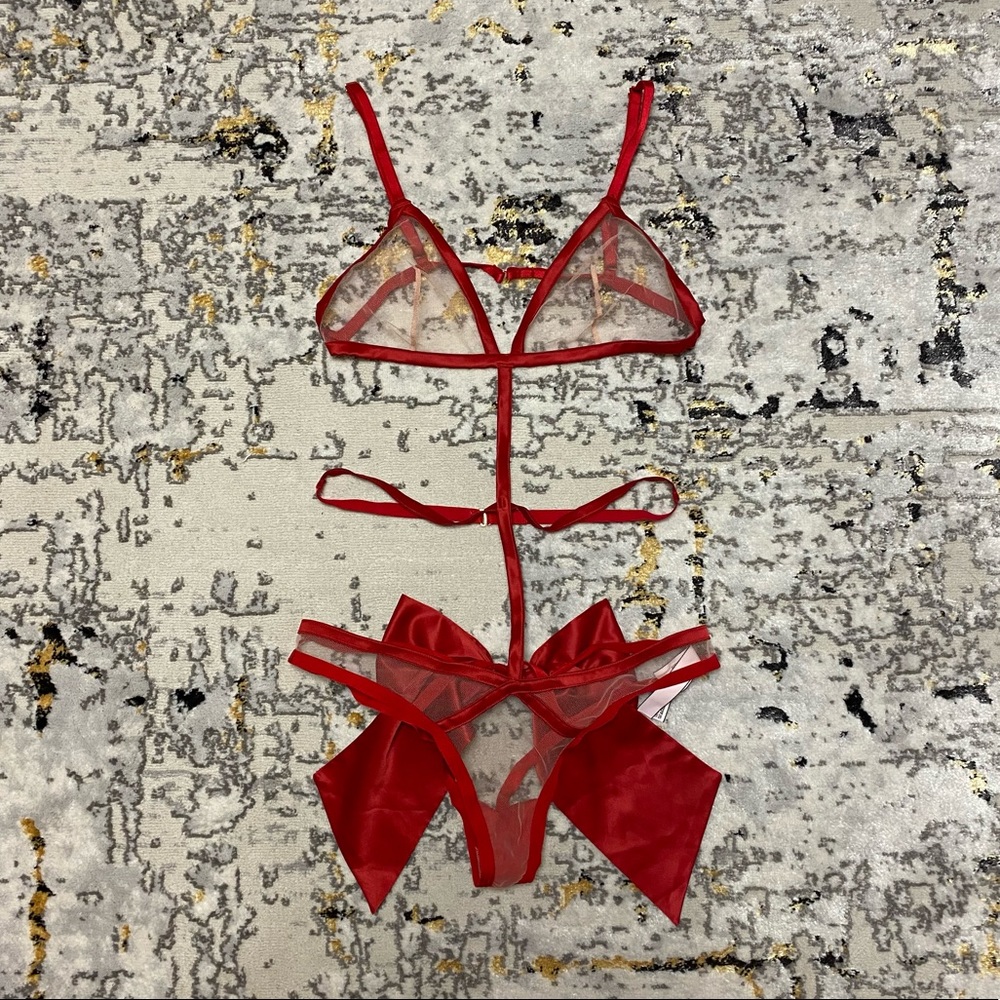 Victoria’s Secret red holiday Christmas teddy w satin bow bodysuit size medium